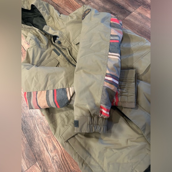 Burton Boys Large Snowboarding jacket - Picture 4 of 7